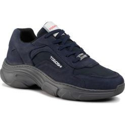 Sneakersy Togoshi TG-12-03-000096. Czarne sneakersy męskie Togoshi, bez zapięcia. W wyprzedaży za 269,00 zł.