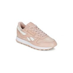 Buty Reebok Classic CLASSIC LEATHER. Różowe trampki i tenisówki damskie Reebok Classic, bez wzorów, bez zapięcia. Za 319,20 zł.