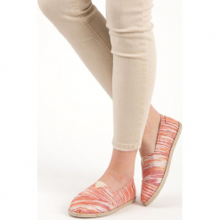 PRĄŻKOWANE ESPADRYLE. Brązowe espadryle damskie Merg, prążkowane. Za 26,90 zł.