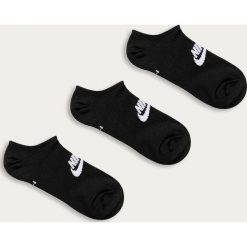 Nike Sportswear - Stopki (3-pack). Czarne skarpetki damskie Nike Sportswear, z nadrukiem, z elastanu. Za 49,90 zł.