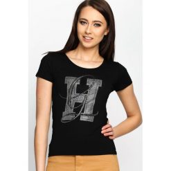 Czarny T-shirt Cut On Standard. Czarne t-shirty damskie marki Born2be, l, z nadrukiem, z okrągłym kołnierzem. Za 54,99 zł.