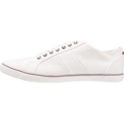 Trampki męskie: Burton Menswear London WALDEN PLIMSOLL Tenisówki i Trampki white