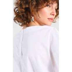 Bluzki damskie: Stefanel MANICA A VOLANT Bluzka optical white
