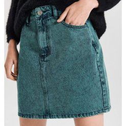 Jeansowa mini spódnica - Khaki. Brązowe spódniczki damskie Cropp, xs, bez wzorów, z jeansu, mini. W wyprzedaży za 39,99 zł.