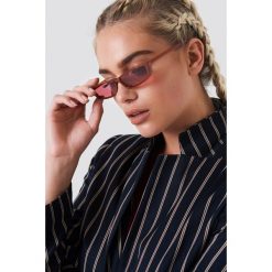 Okulary przeciwsłoneczne damskie: NA-KD Trend Prostokątne okulary przeciwsłoneczne – Red