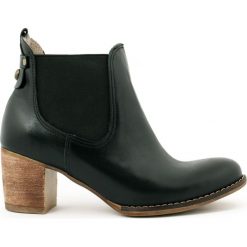 Sztyblety na słupku - skóra naturalna - model 455 - kolor czarny. Czarne botki damskie Zapato, na zimę, ze skóry, klasyczne, na wysokim obcasie, na obcasie, bez zapięcia. W wyprzedaży za 319,20 zł.