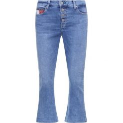 Jeansy Regular Fit Tommy Jeans Katie DW0DW08134. Niebieskie jeansy damskie Tommy Jeans. W wyprzedaży za 459,00 zł.