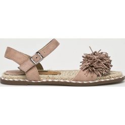 Corina - Sandały. Pomarańczowe klapki damskie Corina, bez wzorów, z materiału, bez obcasa, na obcasie. W wyprzedaży za 49,90 zł.
