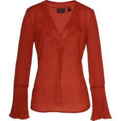 Tunika bonprix czerwony karminowy. Czerwone tuniki damskie bonprix, bez wzorów, bez kołnierzyka, z długim rękawem. Za 79,99 zł.