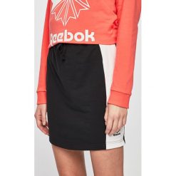Reebok Classic - Spódnica. Czarne spódniczki damskie Reebok Classic, na co dzień, s, bez wzorów, z elastanu, casualowe, mini, proste. W wyprzedaży za 89,90 zł.