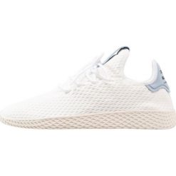 Adidas Originals PW TENNIS HU Tenisówki i Trampki white/tactile blue. Białe tenisówki damskie marki adidas Originals, z materiału. W wyprzedaży za 279,30 zł.
