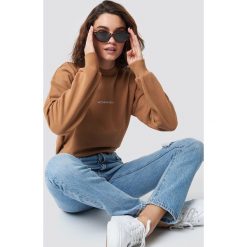 NA-KD Bluza Nothing Personal - Brown. Brązowe bluzy rozpinane damskie NA-KD, z nadrukiem, z długim rękawem, długie. Za 161,95 zł.