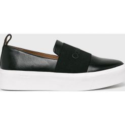 Calvin Klein - Półbuty. Czarne mokasyny damskie Calvin Klein, bez wzorów, ze skóry, bez obcasa, na obcasie, bez zapięcia. Za 699,90 zł.