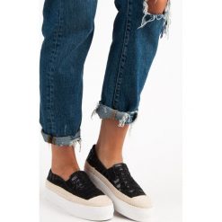 Czarne trampki espadryle LILLY. Czarne trampki i tenisówki damskie marki J. STAR. Za 32,90 zł.