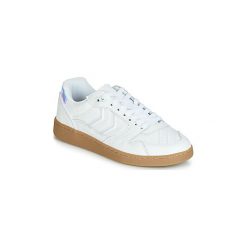 Buty Hummel HB TEAM SNOW BLIND. Białe trampki i tenisówki damskie Hummel, bez wzorów, bez zapięcia. Za 405,30 zł.