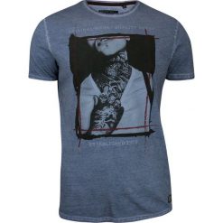 Granatowy T-Shirt (koszulka) - Brave Soul - Tattoo, Tatuaż TSBRSSS18GENESTdenimblue. Niebieskie koszulki męskie Brave Soul, z nadrukiem, z tkaniny, casualowe, bez kołnierzyka. Za 59,00 zł.