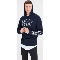 Bluza z kapturem. Szare bluzy męskie rozpinane marki Jack & Jones, m, z bawełny, z długim rękawem, długie, z kapturem. Za 146,96 zł.