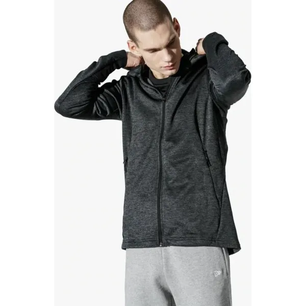 Adidas Bluza Fl_Trh Tec Coo , szary, rozmiar L. Szare bluzy męskie Adidas, m, bez wzorów, z materiału, bez kołnierzyka, bez rękawów, bez kaptura. W wyprzedaży za 279,99 zł.