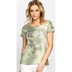 Zielony T-shirt Destroyed Chic. Zielone t-shirty damskie marki Born2be, s, z aplikacjami, z okrągłym kołnierzem. Za 24,99 zł.