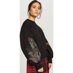 Bluzy damskie: Bluza z szerokimi rękawami - Czarny
