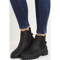Czarne Botki Little Bow. Czarne botki damskie saszki marki Born2be, z nubiku, z okrągłym noskiem, na niskim obcasie. Za 64,99 zł.