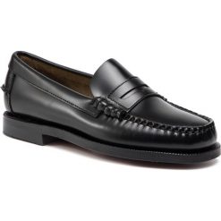 Mokasyny SEBAGO - Classic Dan W 7001530 Black 902. Czarne mokasyny damskie Sebago, na co dzień, bez wzorów, ze skóry, bez obcasa, na obcasie, bez zapięcia. W wyprzedaży za 619,00 zł.