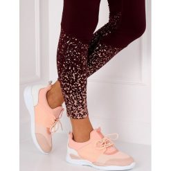Ultra lekkie buty sportowe różowe BY-069 PINK. Różowe buty sportowe damskie obuwie damskie, bez wzorów, z tkaniny, sportowe. Za 51,69 zł.