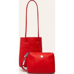 Desigual - Torebka. Czerwone listonoszki damskie Desigual, w paski, ze skóry ekologicznej, małe, bez dodatków. Za 349,90 zł.