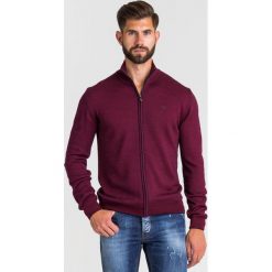 SWETER Trussardi Jeans. Czerwone swetry męskie xxl, z haftami, z jeansu. Za 274,50 zł.