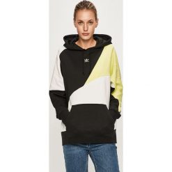 Adidas Originals - Bluza. Czarne bluzy damskie adidas Originals, z nadrukiem, z bawełny, bez rękawów, z kapturem. W wyprzedaży za 239,90 zł.