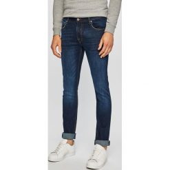 Guess Jeans - Jeansy. Niebieskie jeansy męskie Guess Jeans, m, z aplikacjami. Za 369,90 zł.