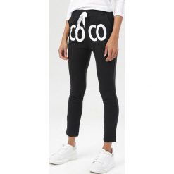 Czarne Spodnie Aglasia. Czarne spodnie damskie Born2be, s, z dresówki. Za 79,99 zł.