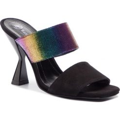Klapki SOLO FEMME - 60902-11-020/I84-06-00 Multicolor. Czarne klapki damskie Solo Femme, bez wzorów, ze skóry, bez obcasa, na obcasie. W wyprzedaży za 239,00 zł.