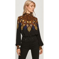 Desigual - Bluzka. Bluzki damskie Desigual, s, bez wzorów, z wiskozy, z długim rękawem. Za 359,90 zł.