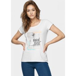 T-shirt damski TSD606 - biały - Outhorn. Białe koszulki damskie Outhorn, bez wzorów, bez kołnierzyka. W wyprzedaży za 19,99 zł.