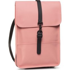 Plecak RAINS - Backpack Mini 1280 Coral 38. Różowe plecaki męskie Rains, bez wzorów, z materiału, sportowe. W wyprzedaży za 189,00 zł.