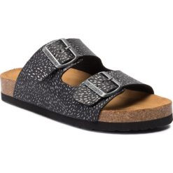 Klapki DR. BRINKMANN - 701428 Schwarz 1. Czarne klapki damskie Dr. Brinkmann, bez wzorów, ze skóry, bez obcasa. Za 139,00 zł.
