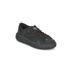 Buty Palladium CRUSHION LACE CAMO. Czarne trampki i tenisówki damskie marki Palladium, bez wzorów, bez zapięcia. Za 319,20 zł.