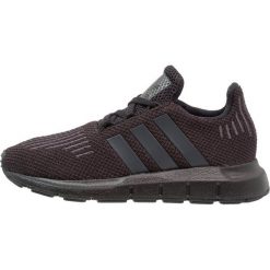 Adidas Originals SWIFT RUN SCHUH Tenisówki i Trampki core black/utility black. Czarne trampki męskie adidas Originals, z tworzywa sztucznego. Za 249,00 zł.