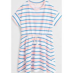Mango Kids - Sukienka dziecięca Vanesa 110-164 cm. Żółte sukienki dziewczęce Mango Kids, bez wzorów, z bawełny, z krótkim rękawem, krótkie, mini, rozkloszowane. Za 59,90 zł.