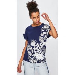 Desigual - Top. Niebieskie bluzki damskie Desigual, s, z nadrukiem, z elastanu, z okrągłym kołnierzem. W wyprzedaży za 99,90 zł.