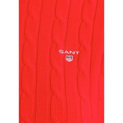 GANT CABLE CREW Sweter bright red. Czerwone bluzy damskie GANT, xxl, bez wzorów, z elastanu, bez rękawów, bez kaptura. W wyprzedaży za 440,30 zł.