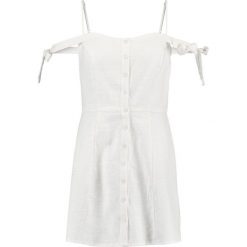 Sukienki hiszpanki: Glamorous Sukienka letnia white