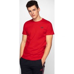 T-shirt męski TSM300 - czerwony. Czerwone koszulki męskie 4f, m, bez wzorów, bez kołnierzyka, bez rękawów. Za 39,99 zł.