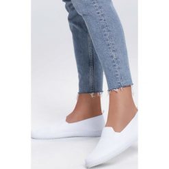 Białe Tenisówki Dressing. Białe trampki i tenisówki damskie vices, bez wzorów, bez zapięcia. Za 44,99 zł.