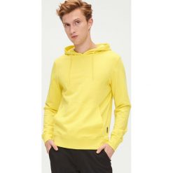 Bluza basic z kapturem - Żółty. Żółte bluzy męskie Cropp, s, z kapturem. Za 79,99 zł.