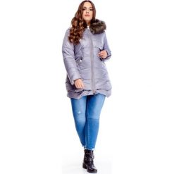 Pikowana kurtka z kapturem szary. Szare kurtki damskie Tagless, plus size, bez wzorów, z poliesteru, z kapturem. Za 267,84 zł.