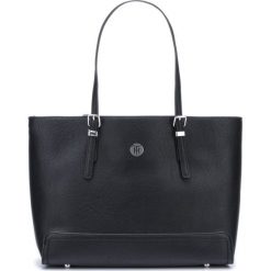 Tommy Hilfiger Honey Medium Torebka Czarny. Czarne torebki klasyczne damskie TOMMY HILFIGER, w paski, z materiału, bez dodatków. Za 633,95 zł.