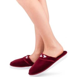 Kapcie damskie Natural Style NS-059 Bordowe. Czerwone kapcie damskie NATURAL STYLE, z bawełny. Za 28,00 zł.
