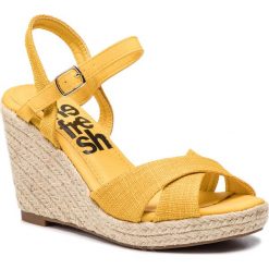 Espadryle REFRESH - 69710 Amarillo. Żółte espadryle damskie Refresh, bez wzorów, ze skóry ekologicznej, bez obcasa, na obcasie. W wyprzedaży za 129,00 zł.